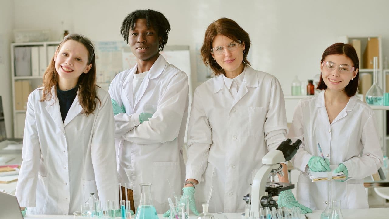 imagem sobre Biomedicina o que é: áreas de atuação e como se tornar um biomédico