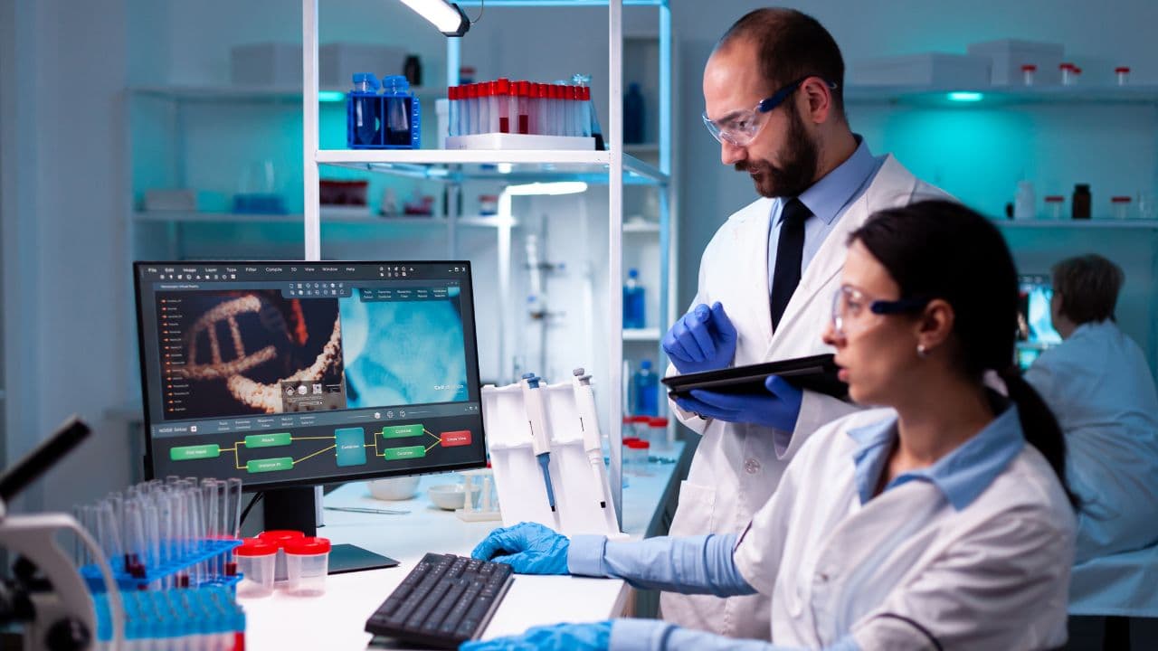 imagem sobre Biomedicina salário: quanto ganha e oportunidades