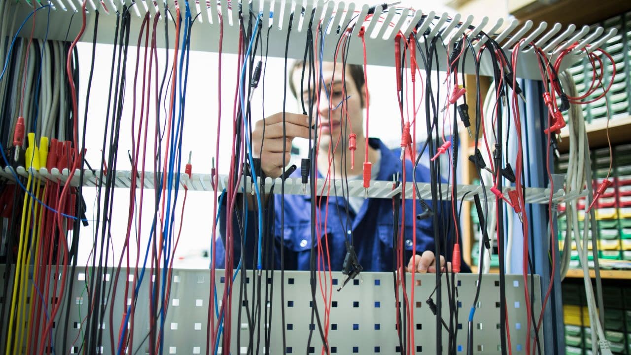 imagem sobre Instalações Elétricas: tipos, componentes e normas