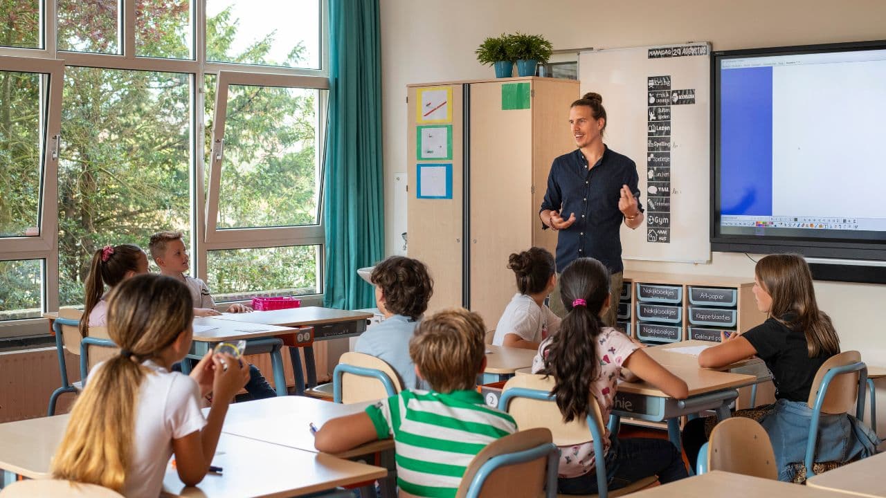 imagem sobre Orientação Educacional: importância, funções e desafios na escola