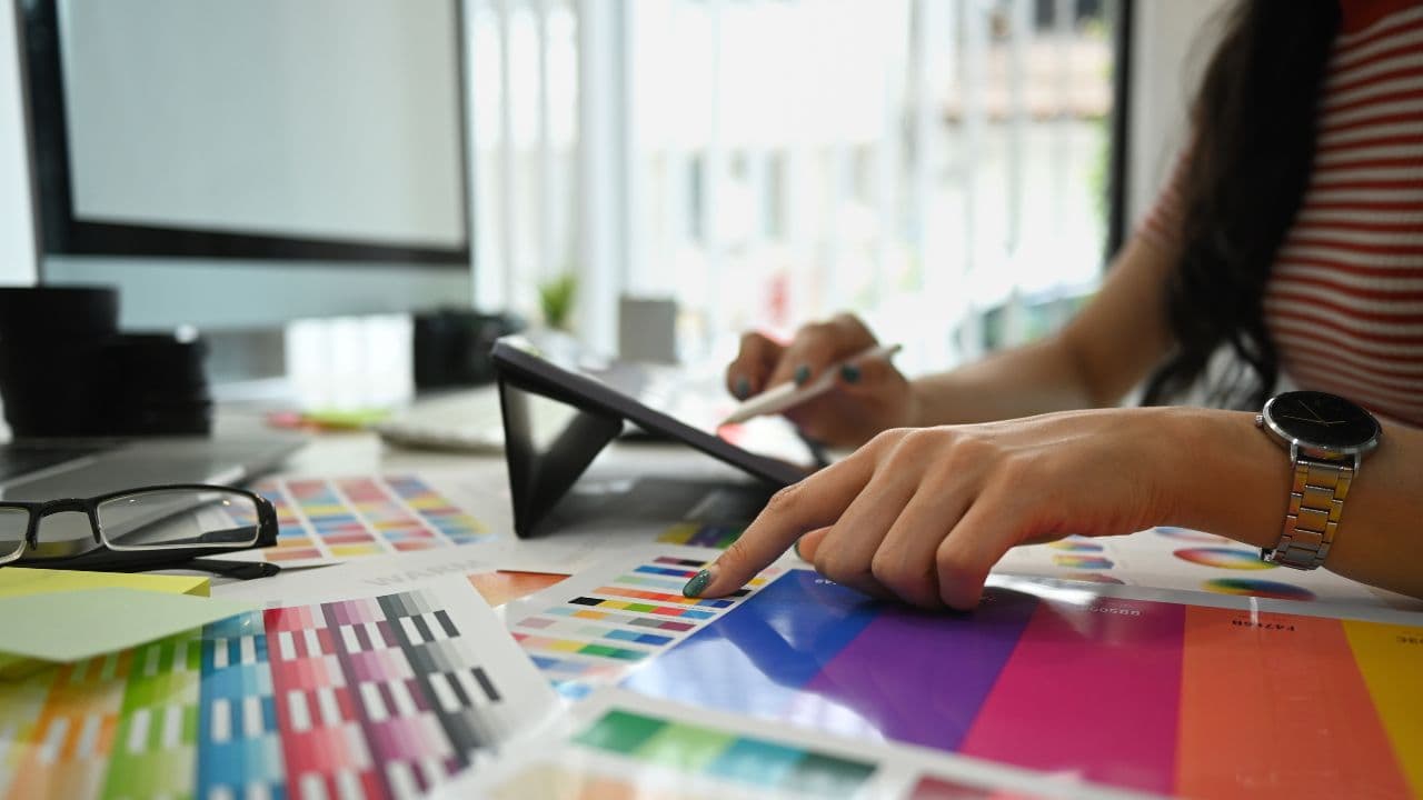 imagem sobre Design Gráfico: guia completo sobre a especialização!