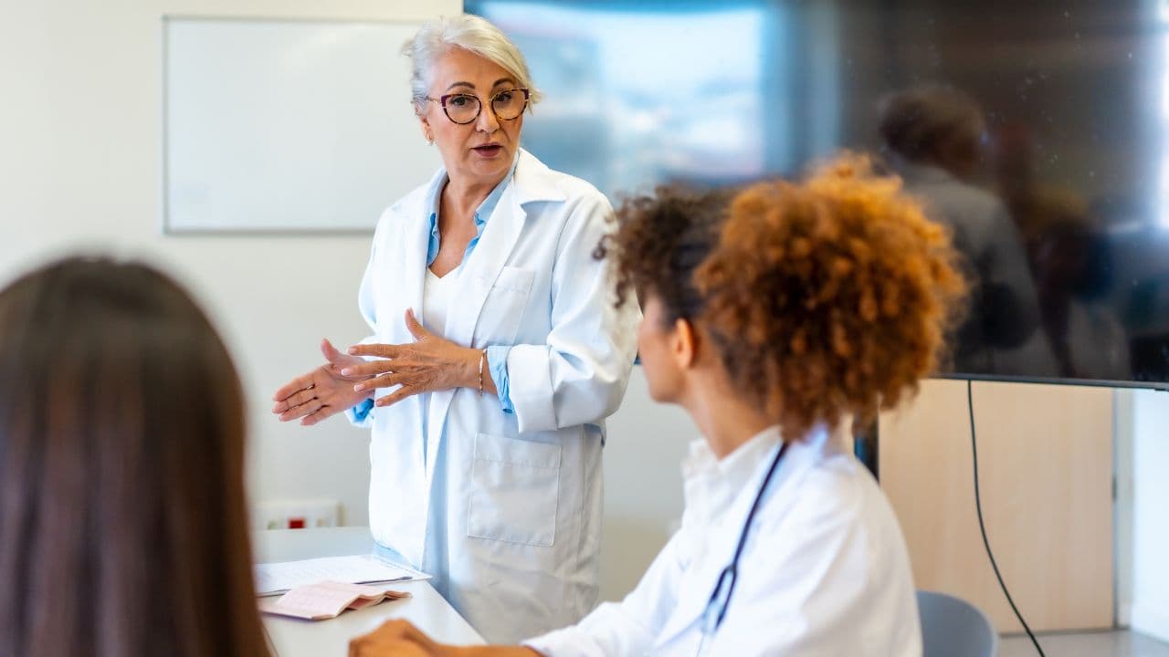imagem sobre Docência em Enfermagem: guia completo sobre a especialização!