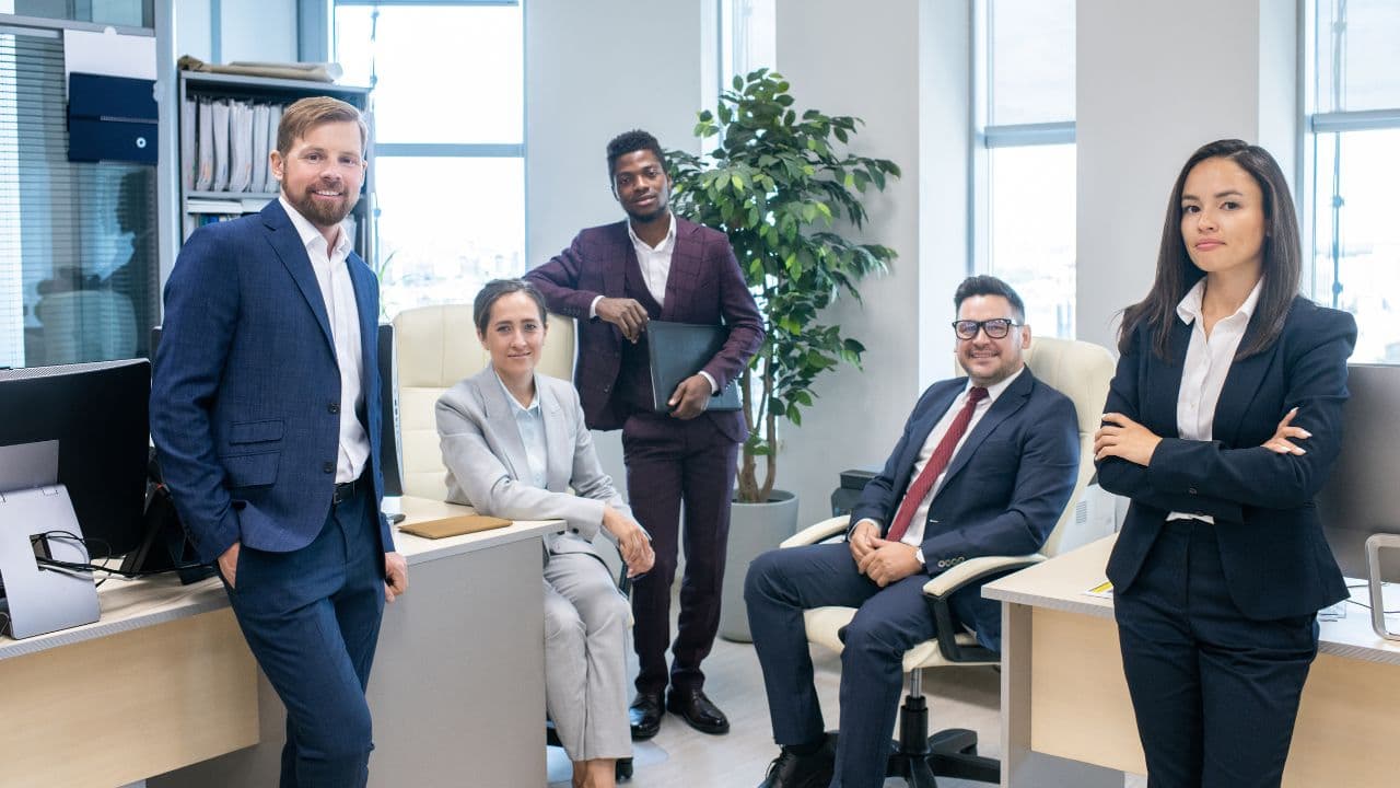 imagem sobre Gestão Comercial Salário: quanto ganha e quais fatores influenciam a remuneração