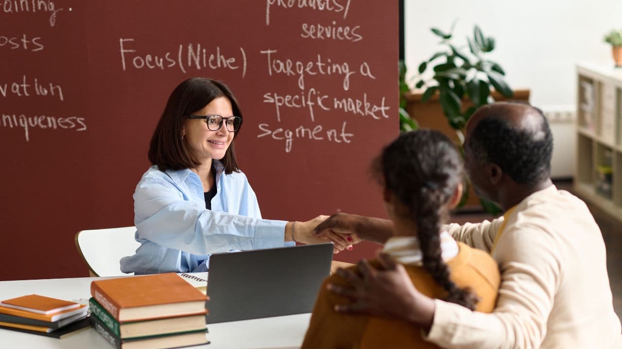 imagem sobre Orientadora Educacional: responsabilidades, competências e desafios