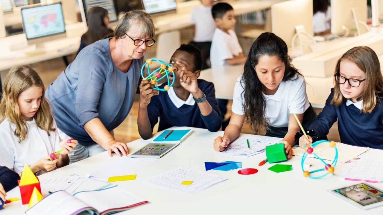 imagem sobre Currículo escolar: estrutura, importância e boas práticas na educação