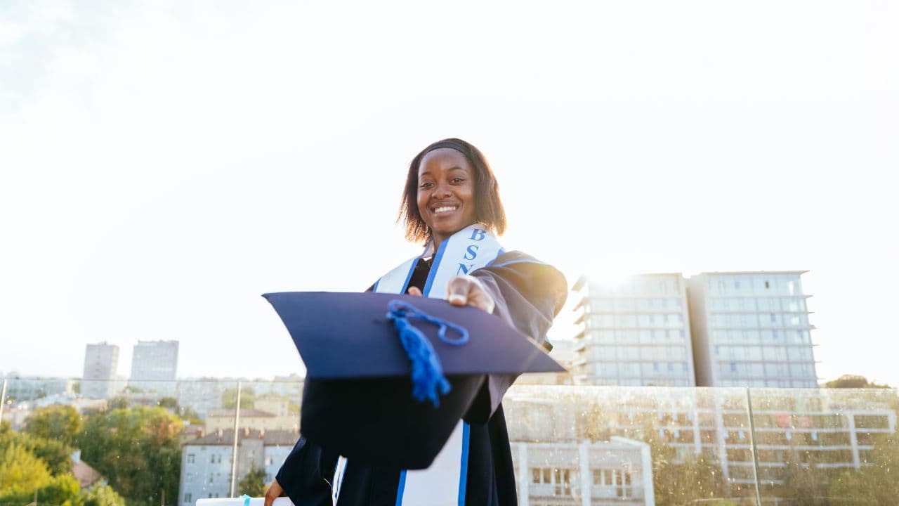 imagem sobre O que é Graduação? Entenda a formação, tipos e carreira