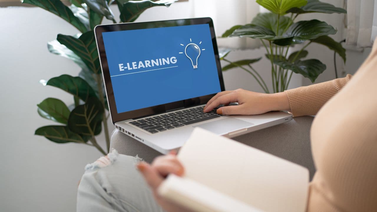 imagem sobre O que é e-learning: guia completo sobre educação digital e suas vantagens