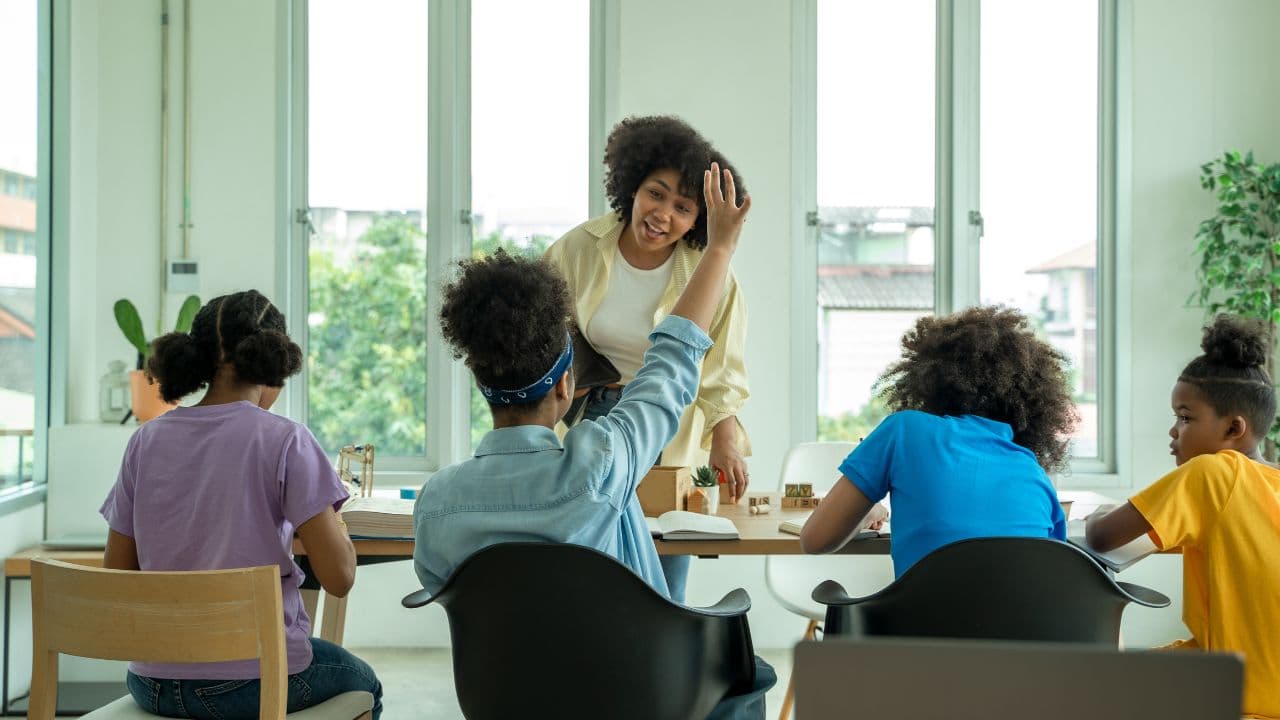 imagem sobre Pedagogia crítica: fundamentos, aplicações e estratégias na educação