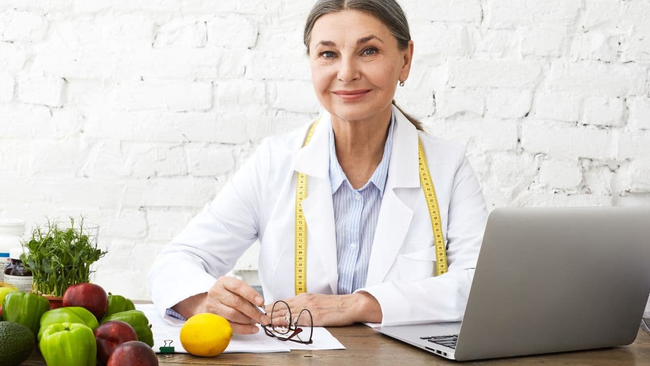 imagem sobre Dietoterapia para gastrite: o que é, como funciona e o que comer para aliviar os sintomas