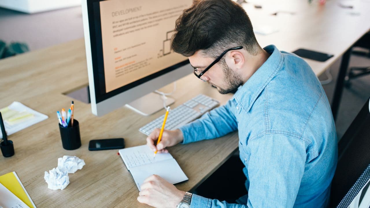 imagem sobre O que faz um web designer? Entenda as funções, habilidades e áreas de atuação