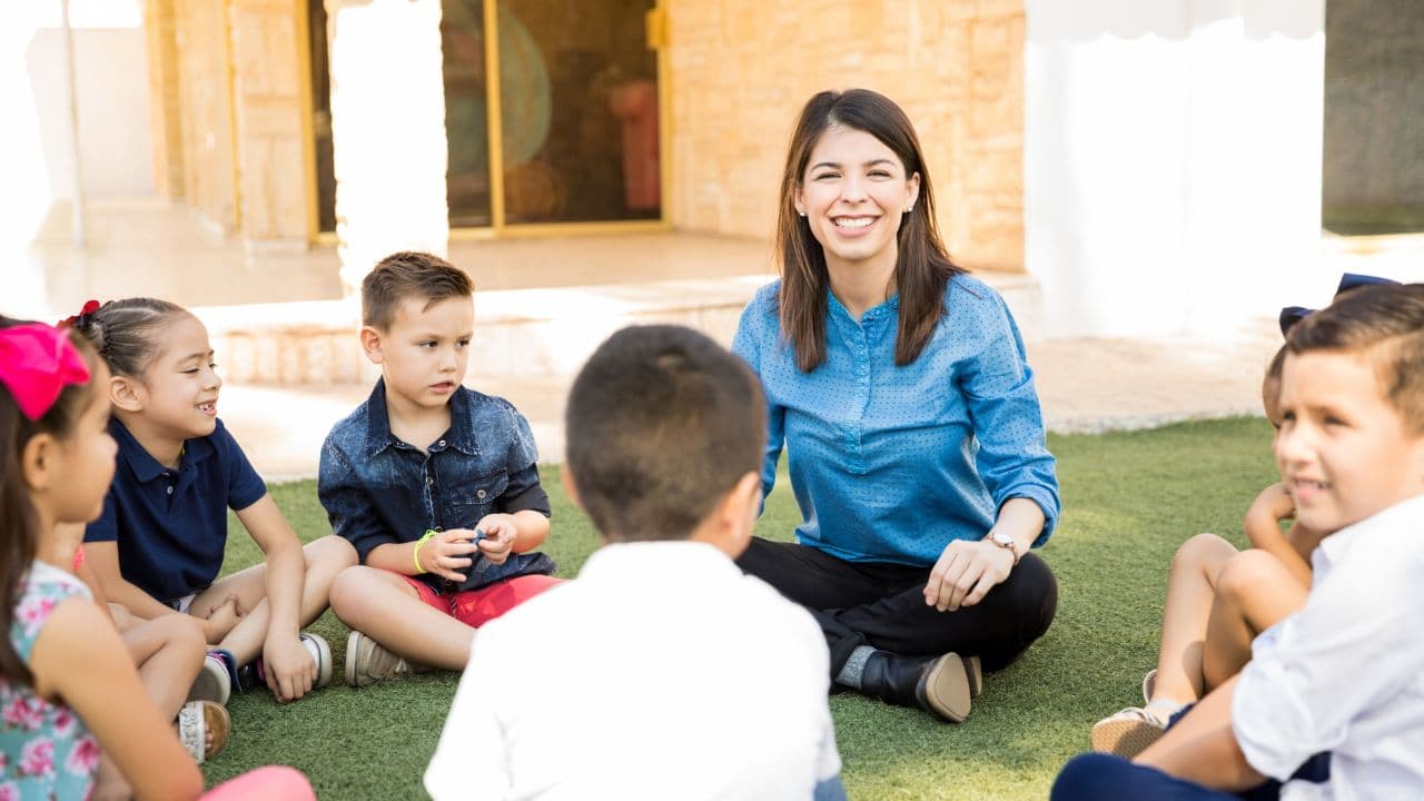 imagem sobre O que é educador social? Entenda o conceito, a função e a importância desse profissional na promoção de direitos