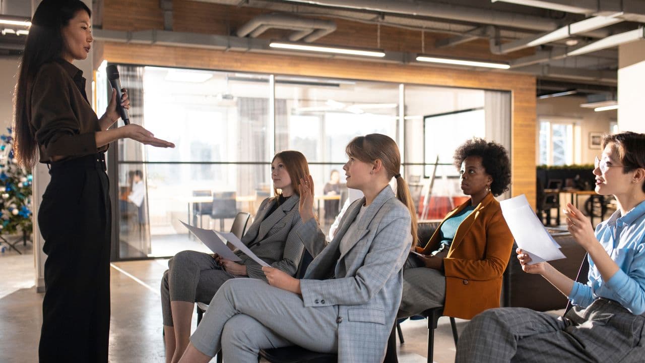 imagem sobre Shadowing: o que é, como funciona e por que essa prática é importante