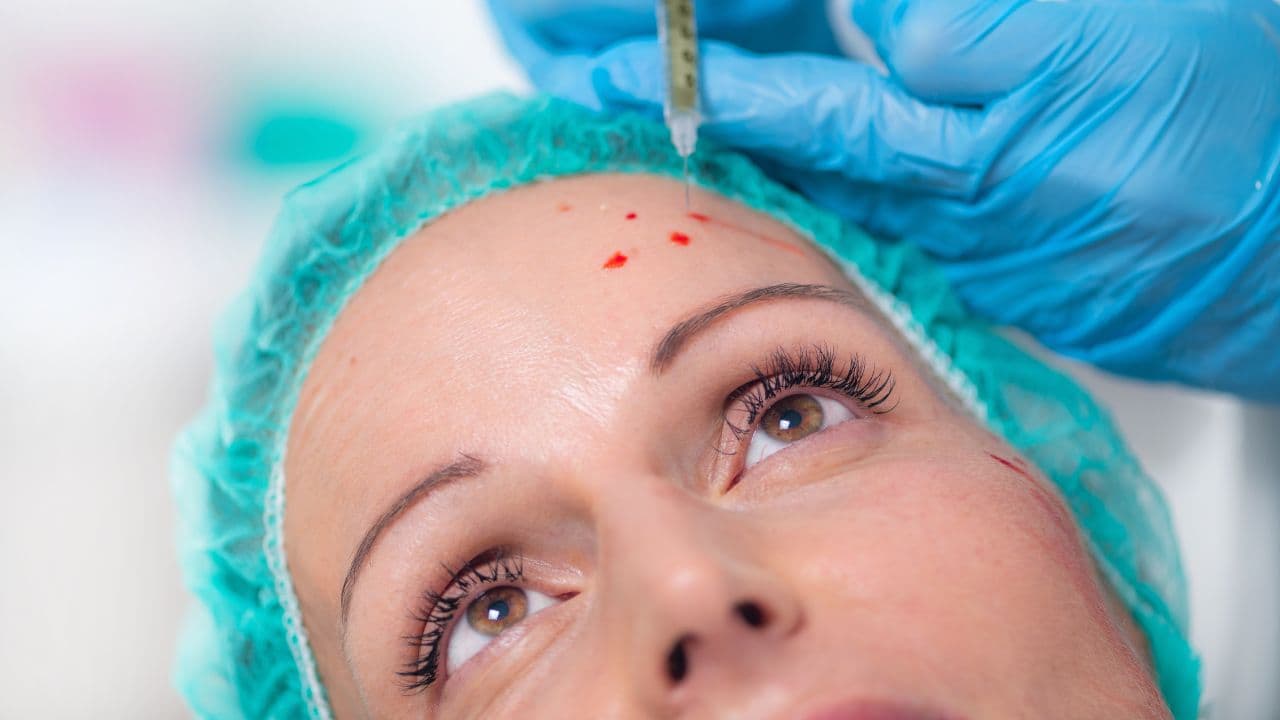 imagem sobre Biomedicina pode aplicar botox? Descubra aqui