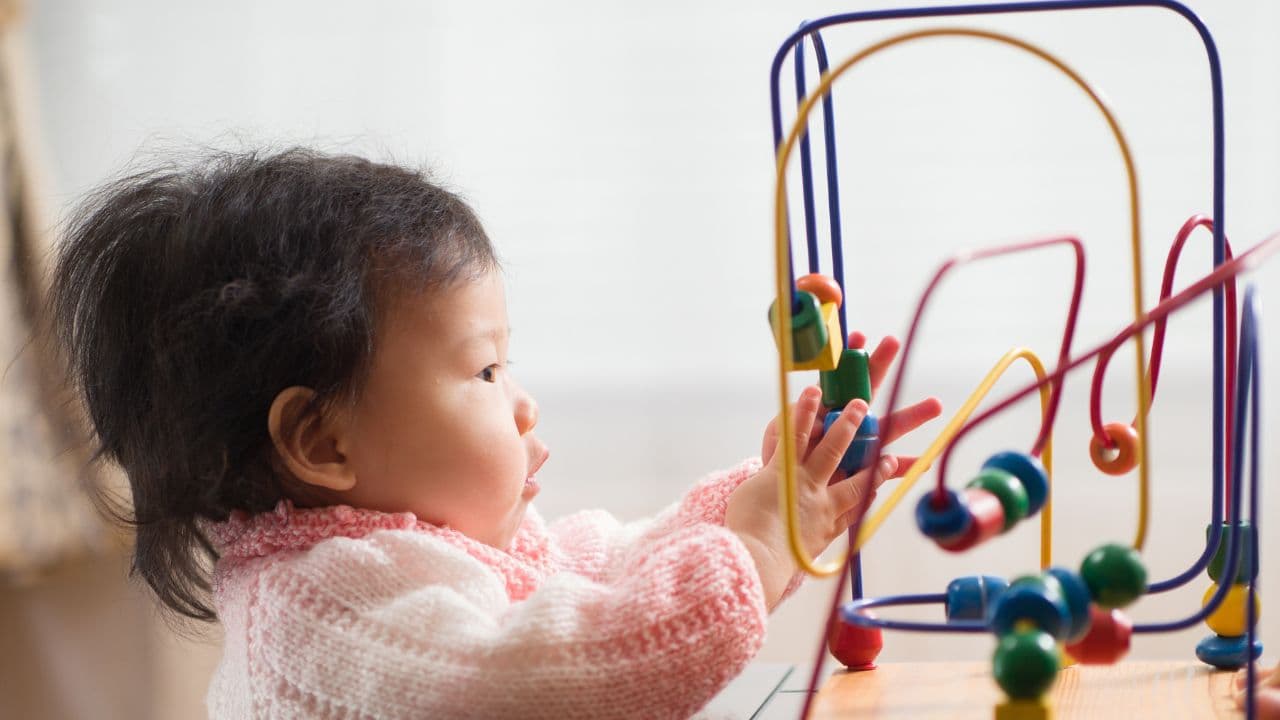 imagem sobre Desenvolvimento motor: etapas, fatores e importância das brincadeiras