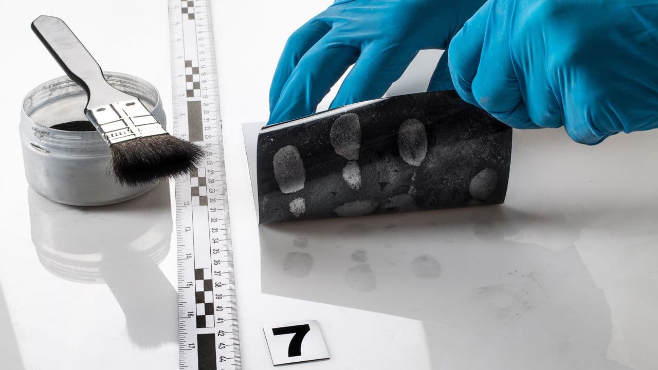 imagem sobre Investigação forense e perícia criminal: técnicas, princípios e desafios