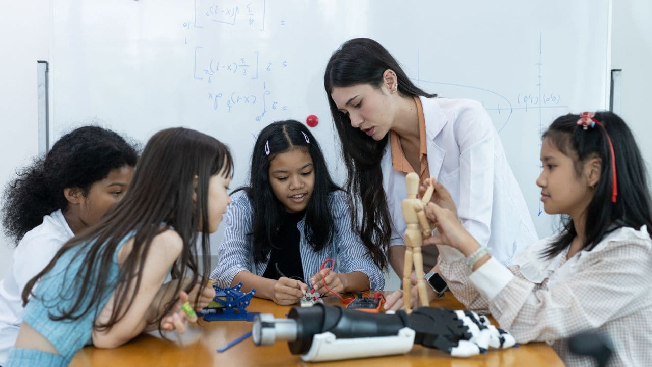 imagem sobre O que é Letramento científico: conceito, importância e benefícios