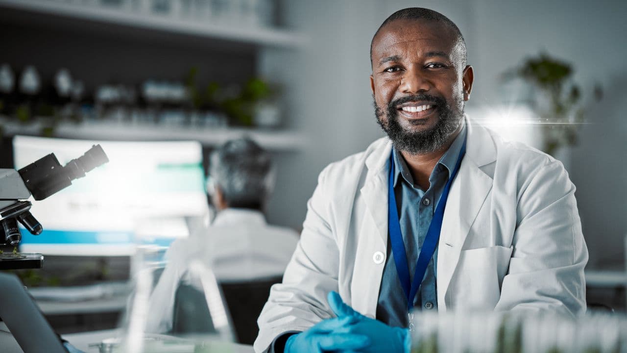 imagem sobre O que é microbiologista: o que faz, áreas de atuação, formação e importância!